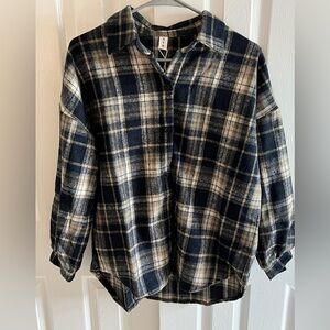 Brushed flannel plaid shirt, oversized fit, one size.